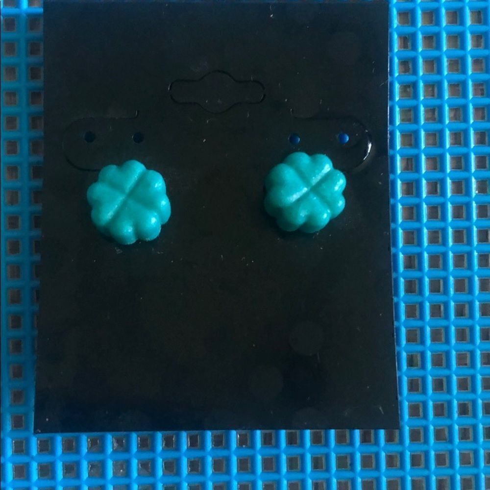 Flower earrings (looks like 4 hearts together)